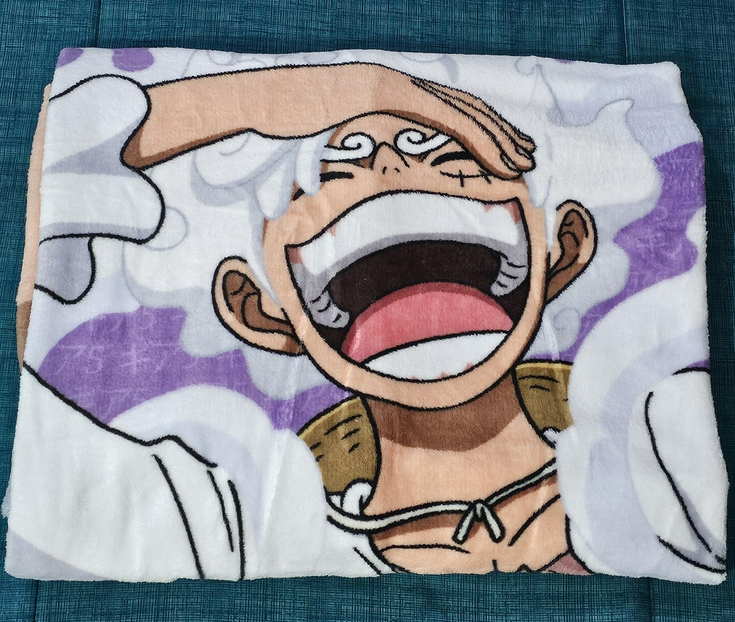 Geek Industry One Piece Luffy Gear 5 Cobija Manta Polar – 152 x 117 cm – Suave, Cálida y Oficial